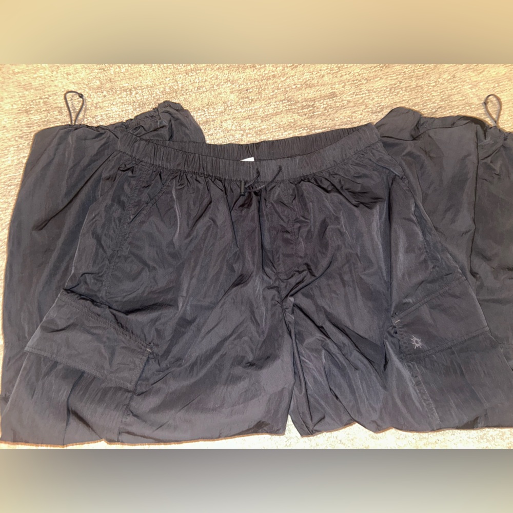 *TAGS**Black Athletic cargo pants